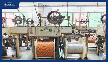 电缆生产中滚轮的核心作用与设计应用图示